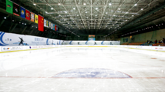 世纪星滑冰俱乐部聘用的教练员均具备中国滑冰协会教练资质证书